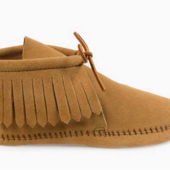COPY - MINNETONKA FRINGED SOFT-SOLE MOCCASINS 7.5 - Picture 2 of 4
